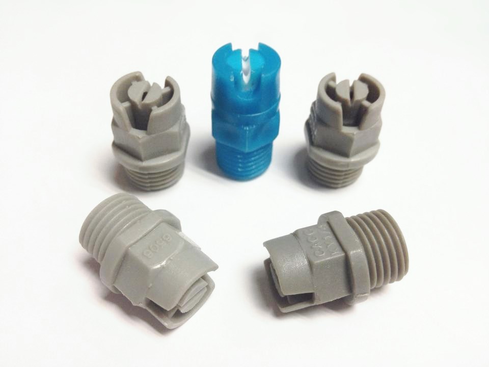 Universal plastic nozzle