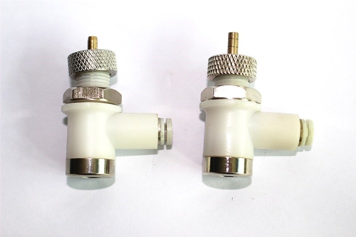 Subminiature siphon air atomizer